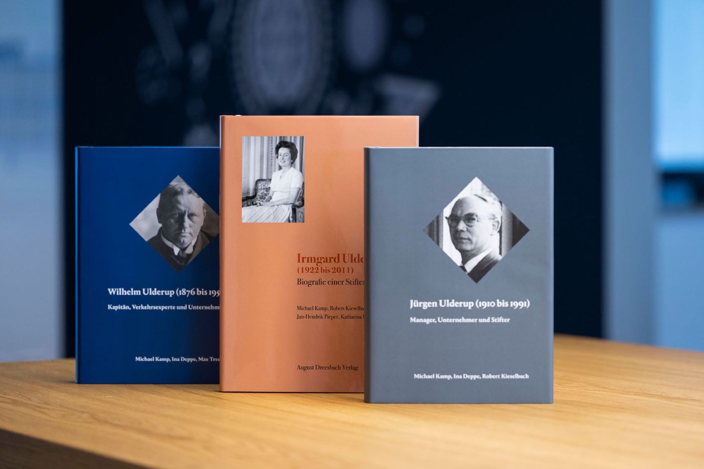 Biografie-Bücher der Stifter — drei Bände in einer Reihe