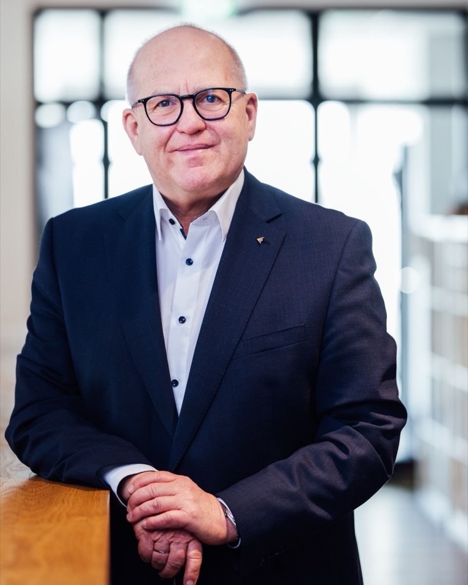 Dr. Thomas Schulze